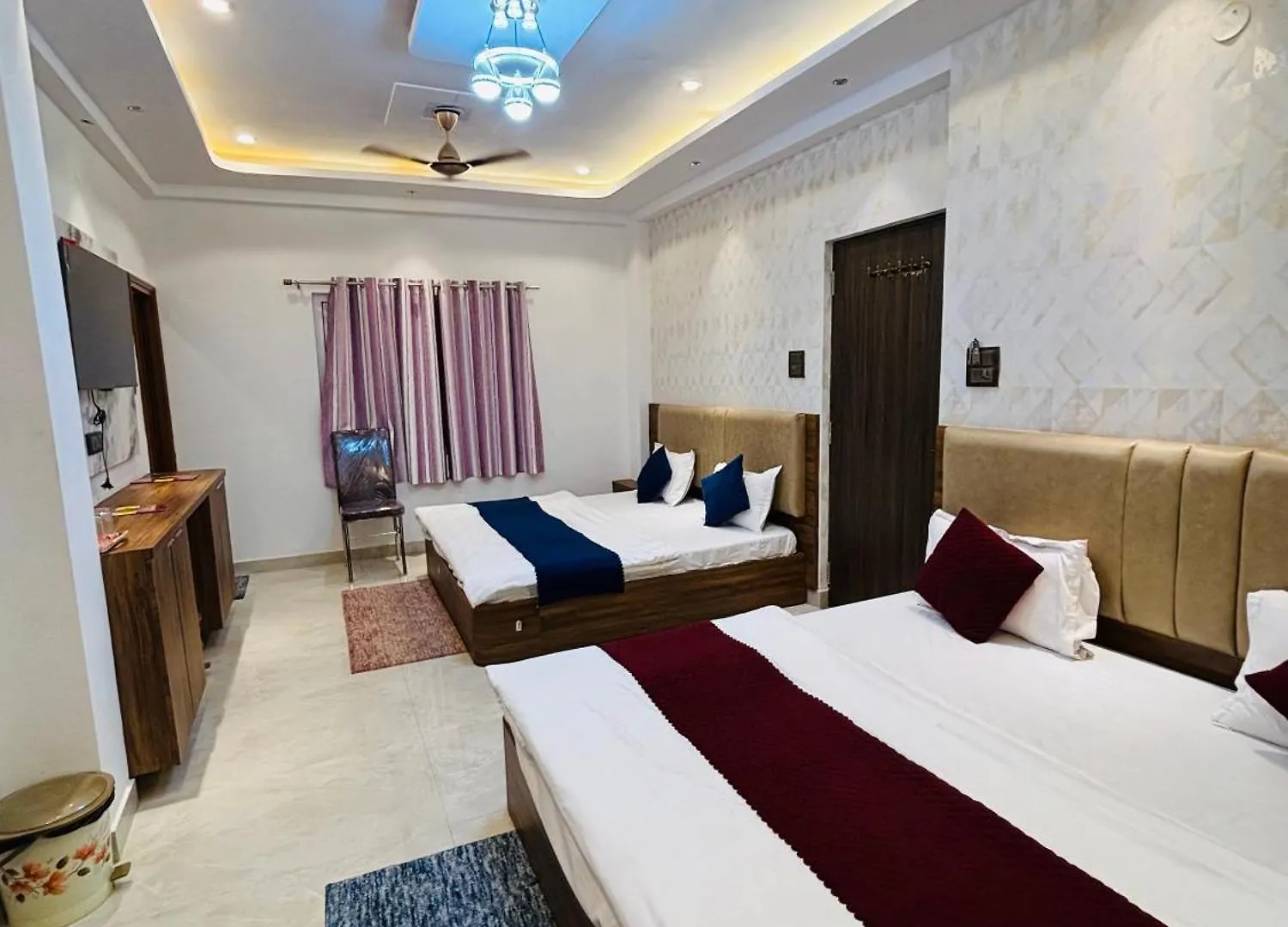 Mm Grand Otel Varanasi